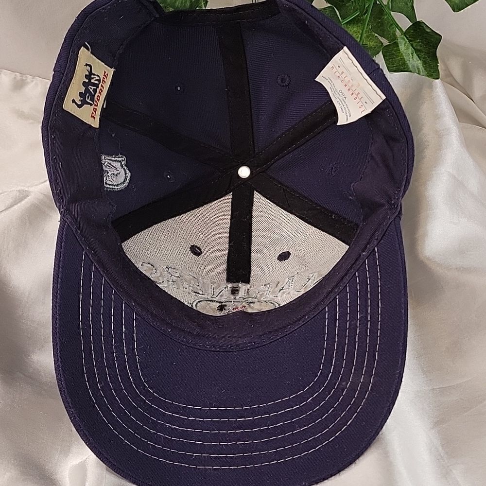 MLB. Seattle Mariners Hat. EUC - Picture 5 of 8